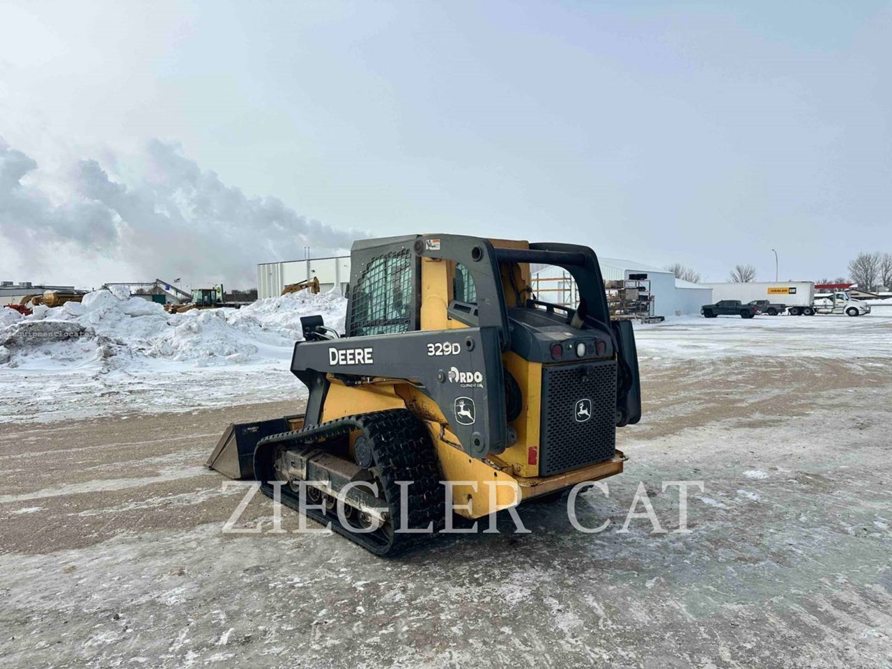 2013 John Deere 329 D Image 4