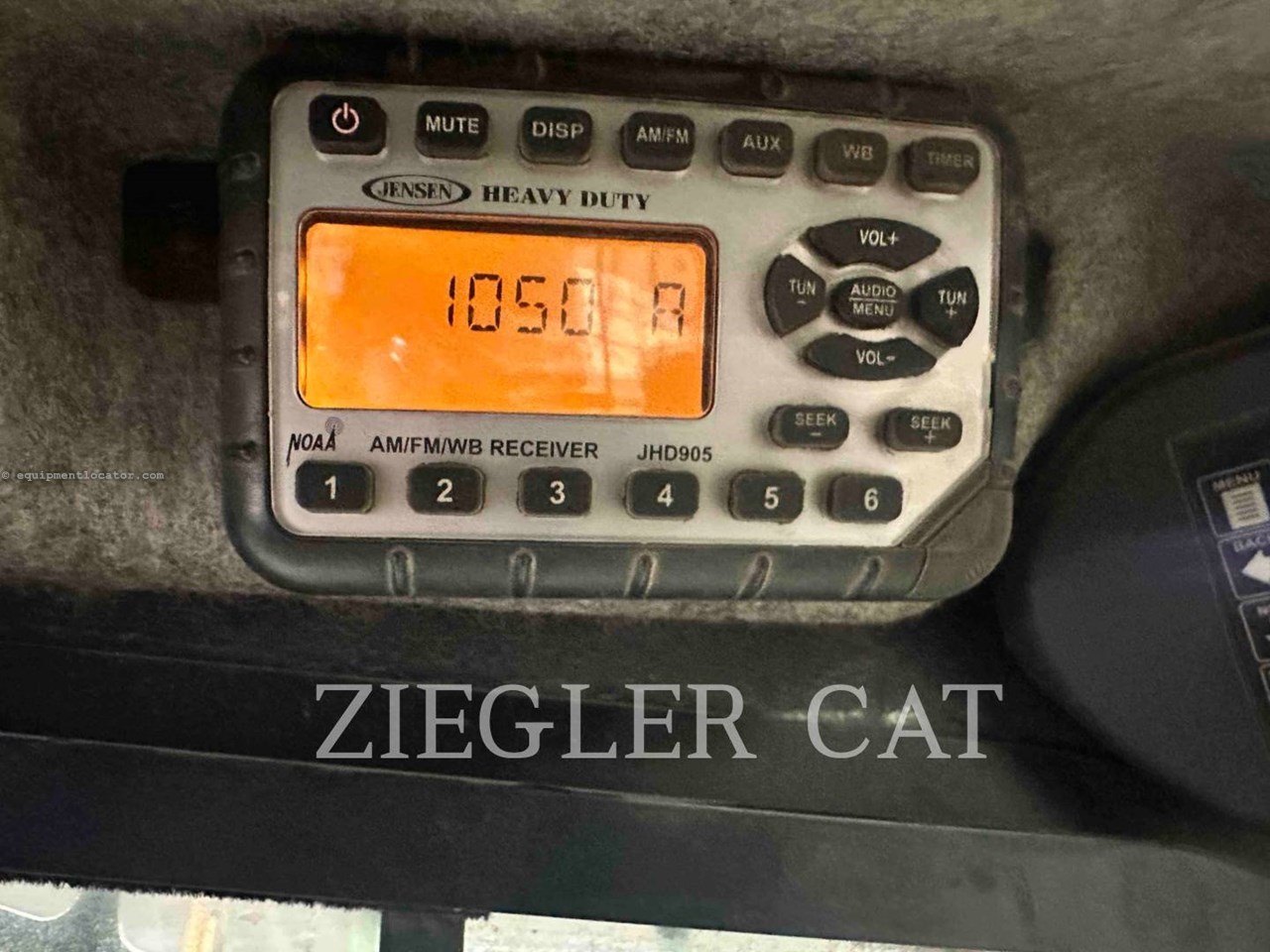 2013 John Deere 329 D Image 20