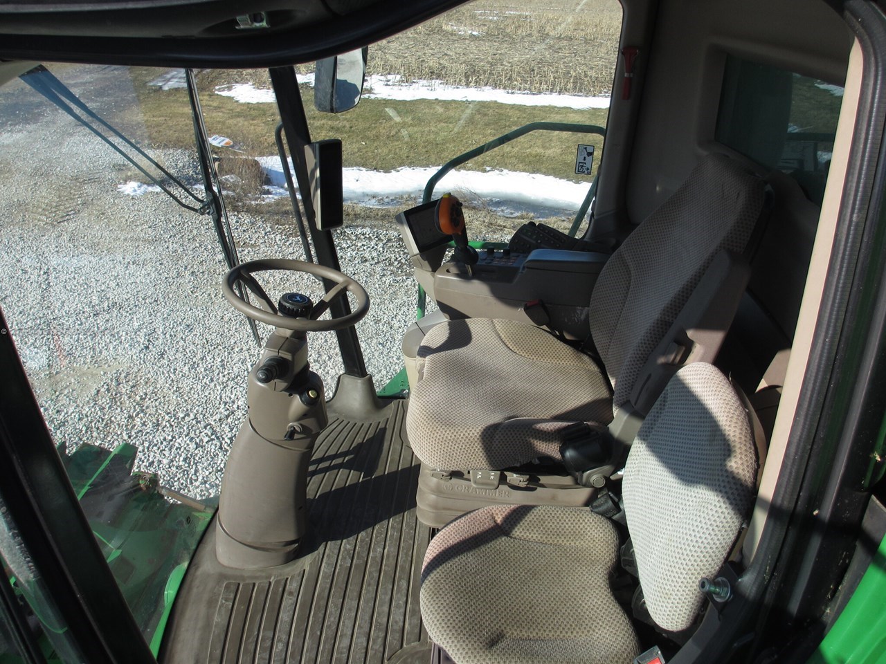 2014 John Deere S680 Image 43