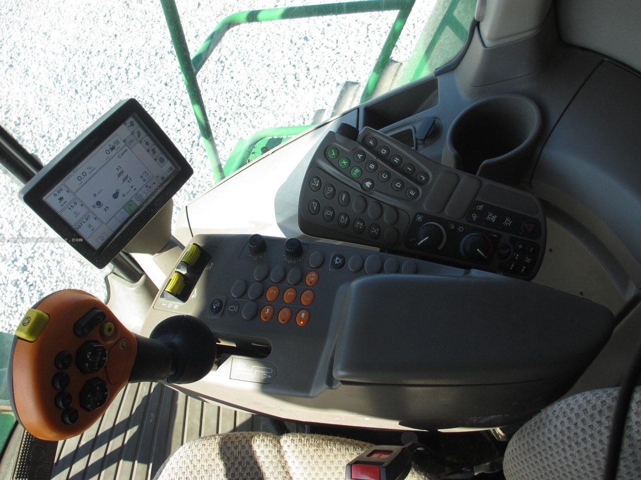 2014 John Deere S680 Image 47