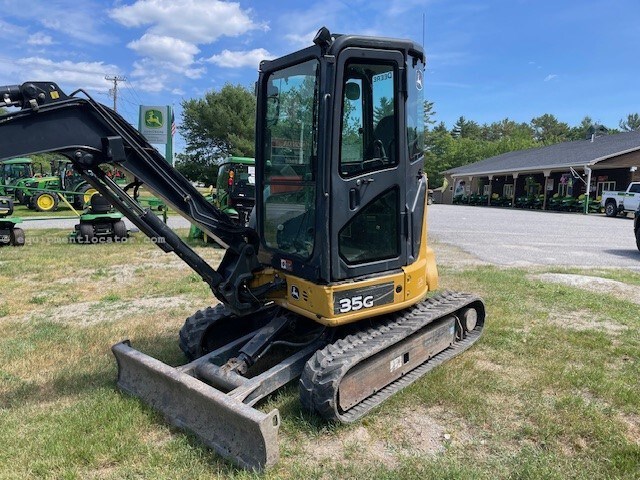 2017 John Deere 35G Image 2