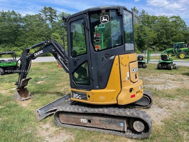 2017 John Deere 35G Image 10