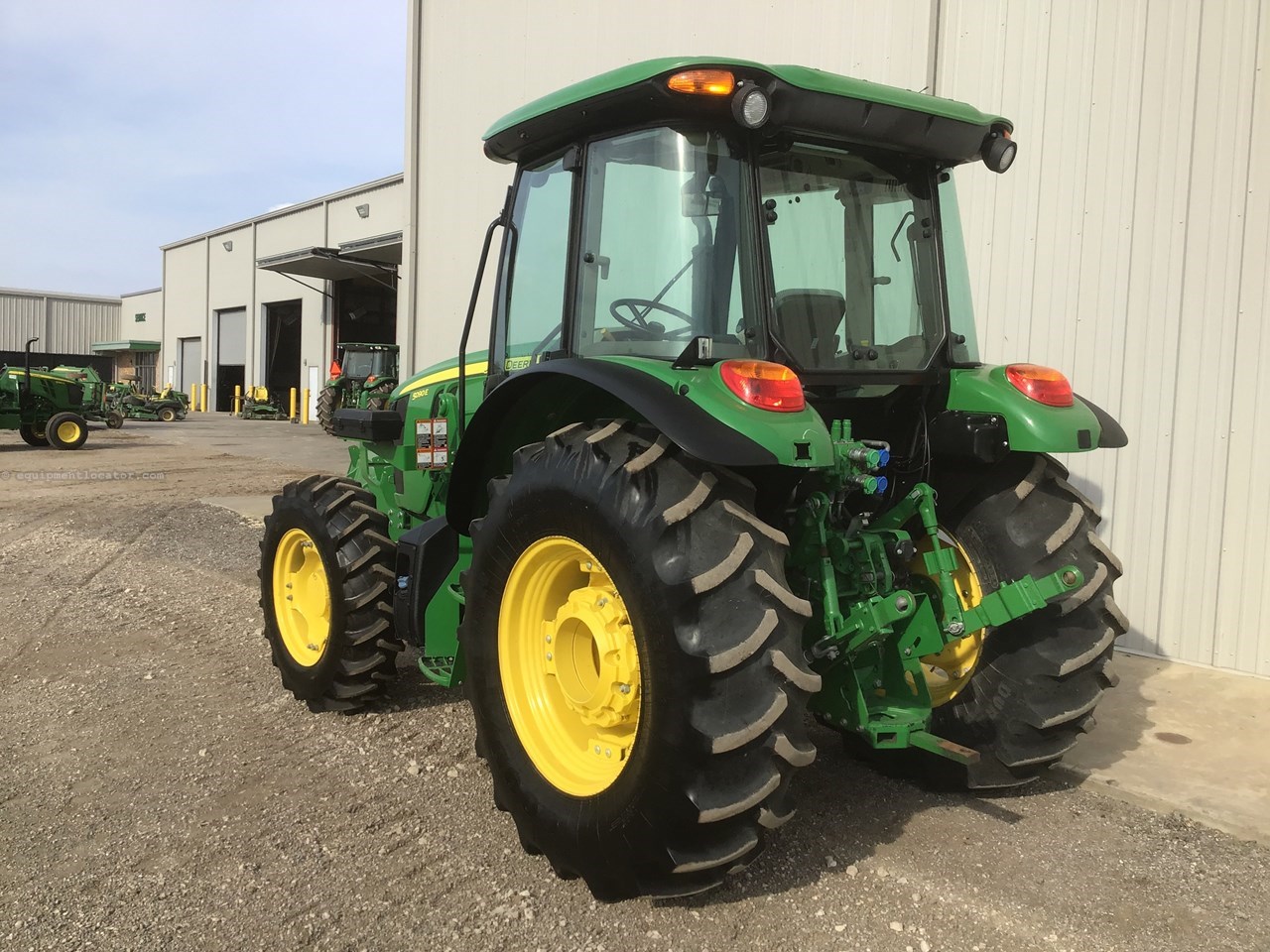 2019 John Deere 5090E Image 4