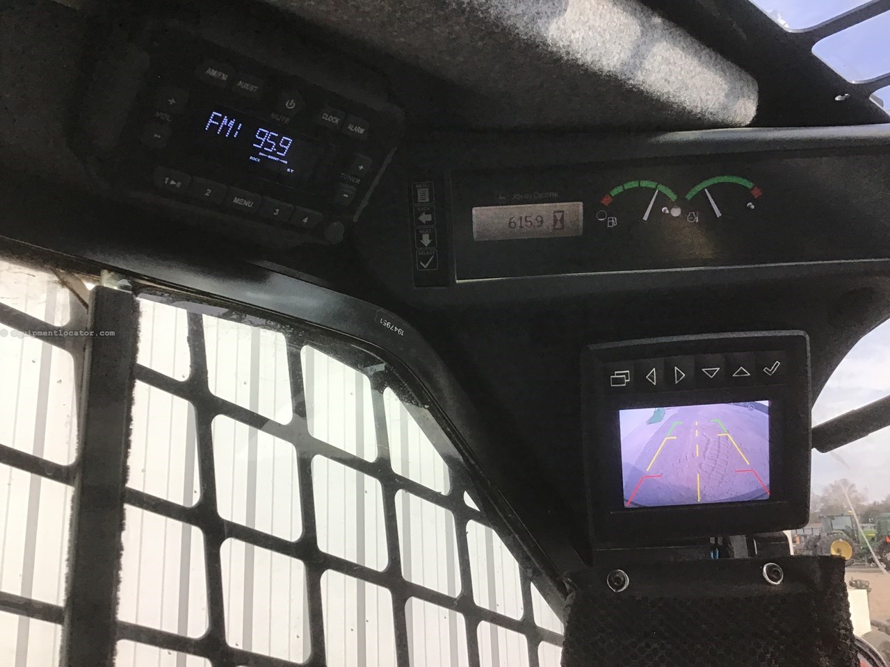 2023 John Deere 333G Image 10