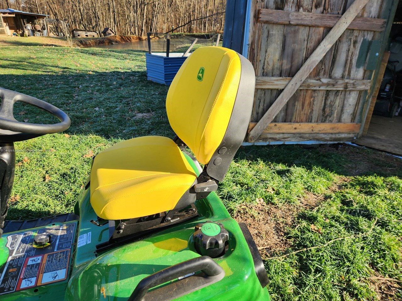 2025 John Deere X750 Image 10