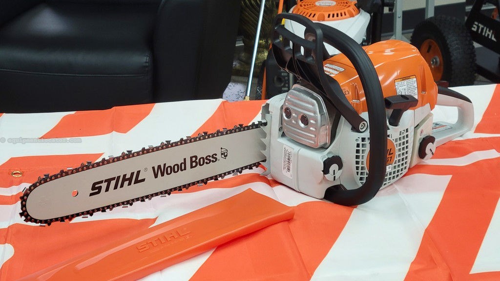 Stihl Gas Chainsaw MS 251 WOOD BOSS® Image 1