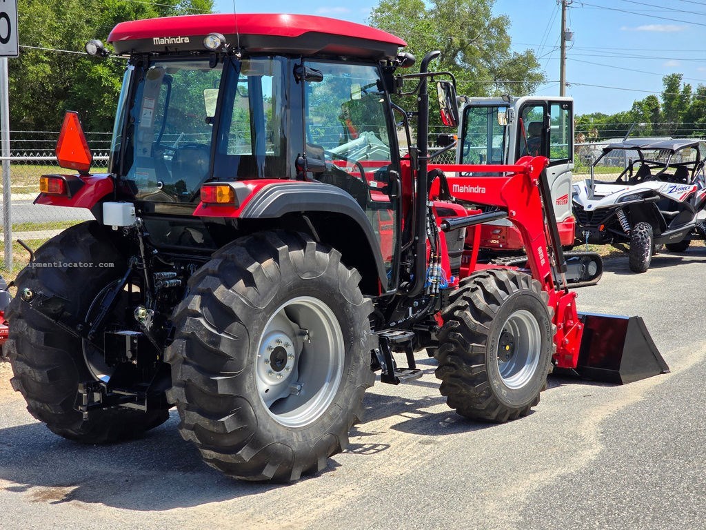 2025 Mahindra 6000 Series 6075 Power Shuttle Cab Image 4