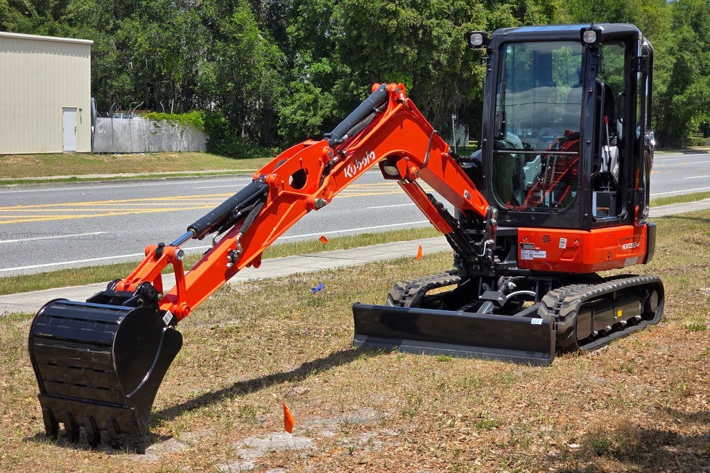 2025 Kubota Compact Excavators KX033-4 Image 2