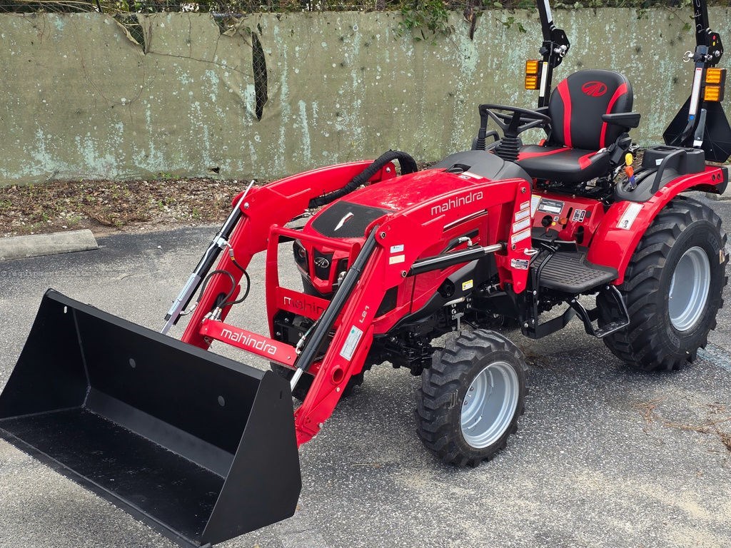 2025 Mahindra 2100 Series 2126 HST Image 2