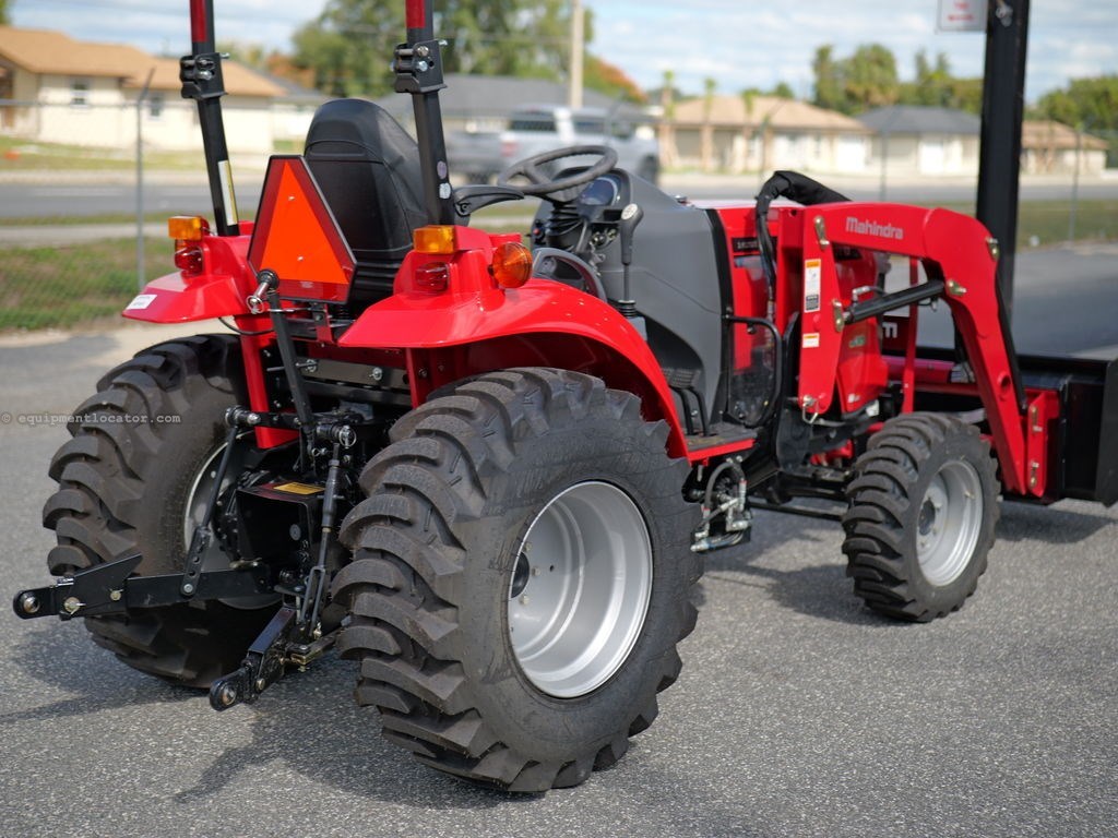 Mahindra 1600 Series 1635 HST Image 4