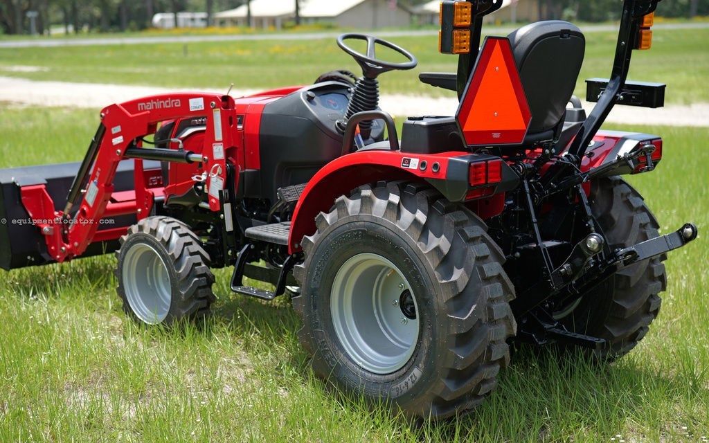 2025 Mahindra 2100 Series 2126 HST Image 3