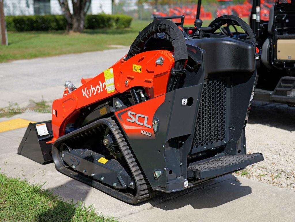 2026 Kubota Stand-On Compact Loader SCL1000 Image 4