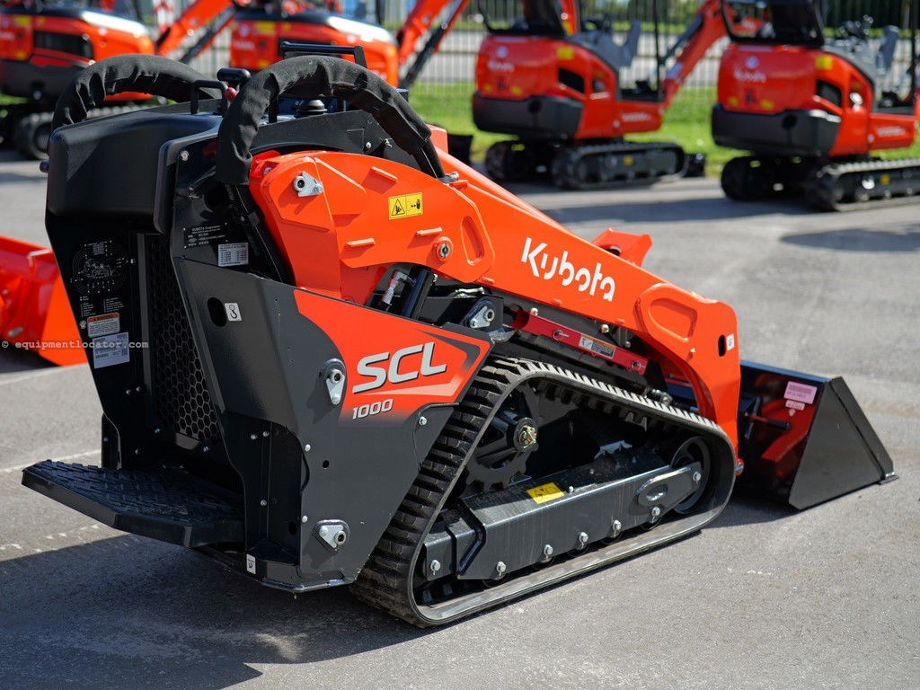 2026 Kubota Stand-On Compact Loader SCL1000 Image 4