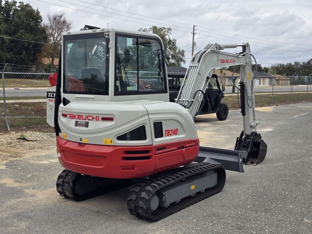 Takeuchi Excavators TB240 Image 4