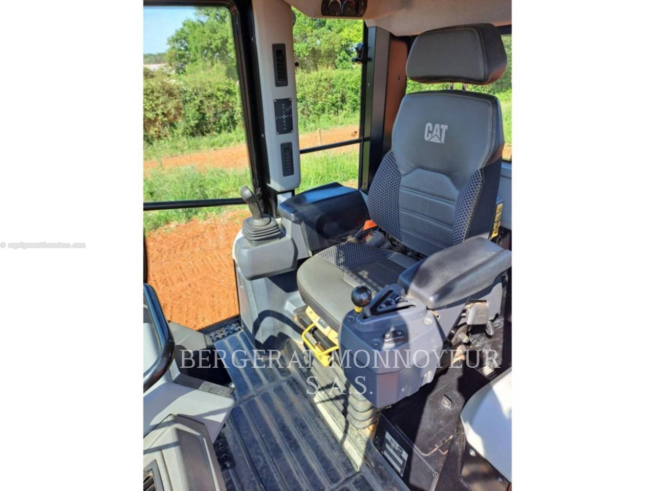 2020 Caterpillar 963 Image 16