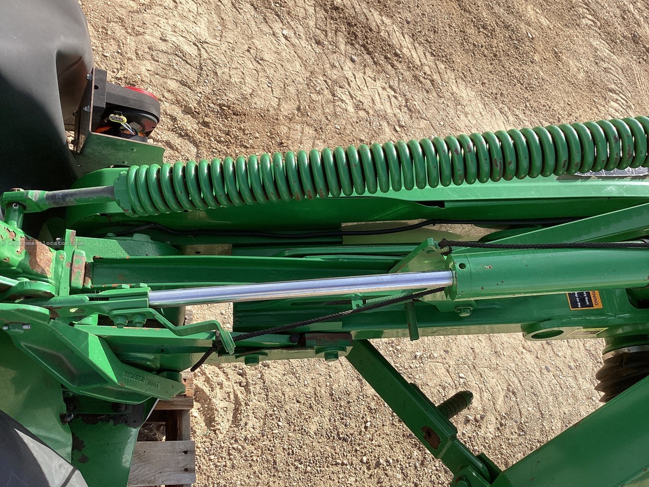 2020 John Deere R310 Image 17