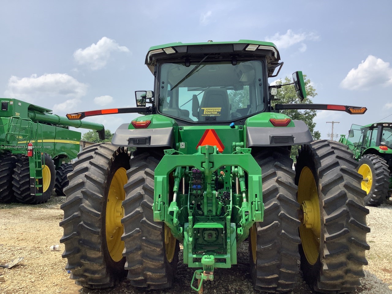 2023 John Deere 8R 310 Image 10