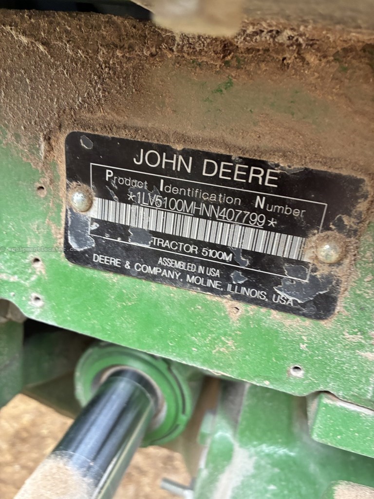 2022 John Deere 5100M Image 11