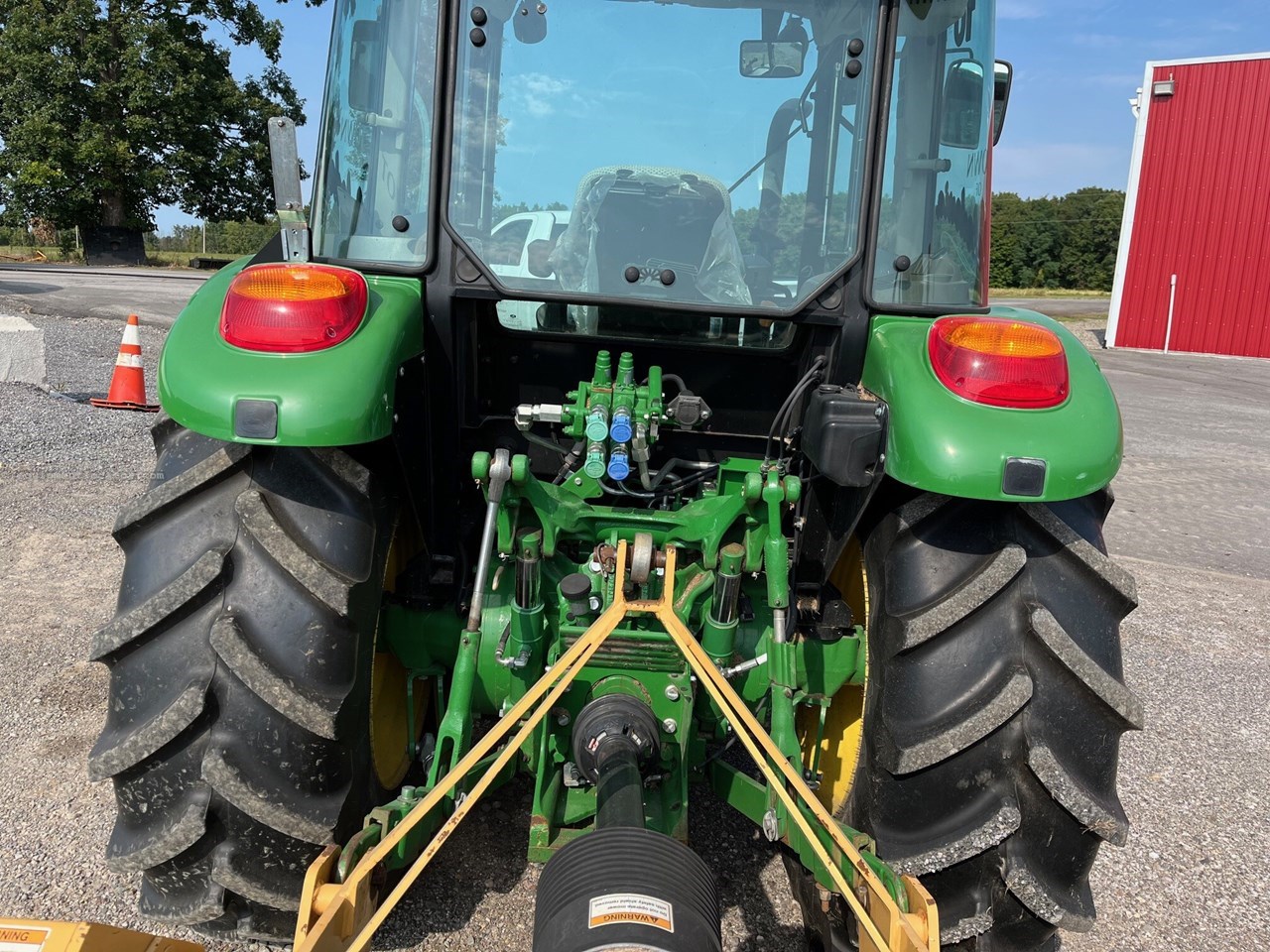 2017 John Deere 5075M Image 4