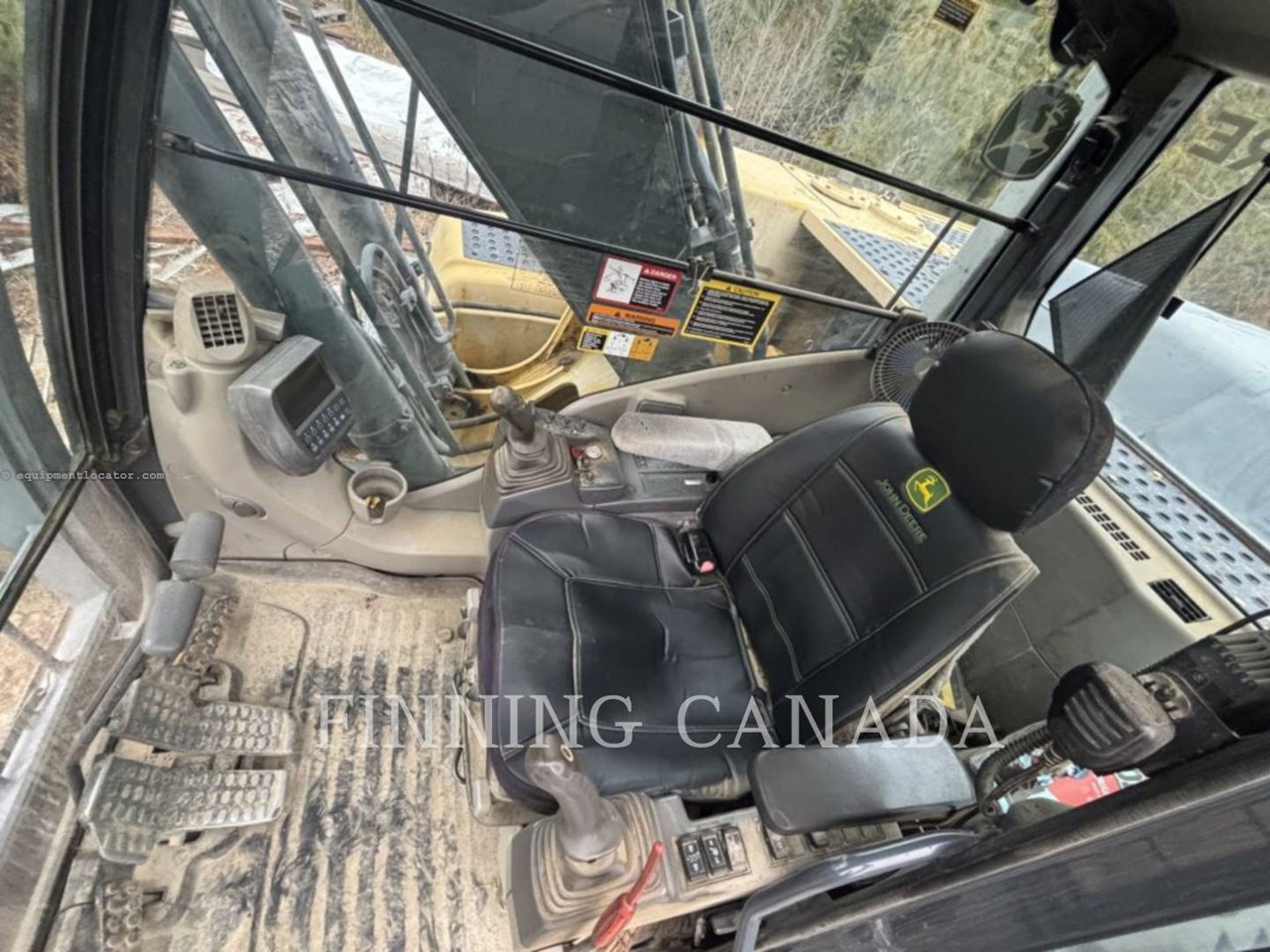 2008 John Deere 200D Image 9