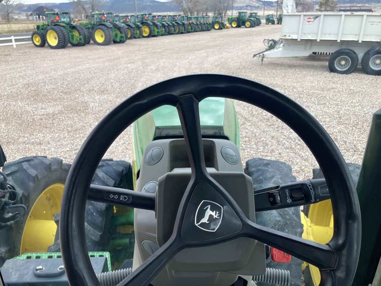 2022 John Deere 8R 370 Image 32