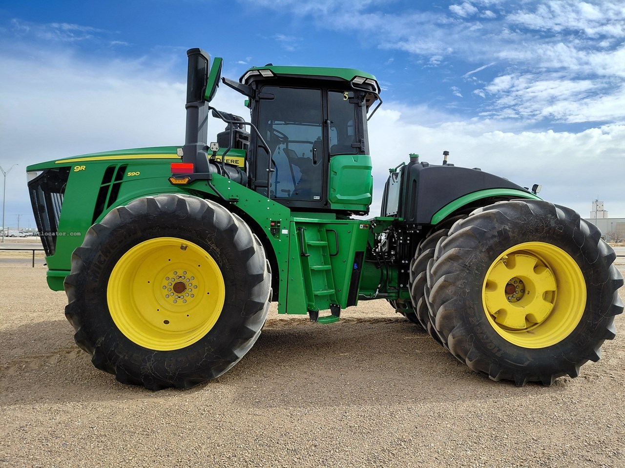 2023 John Deere 9R 590 Image 2