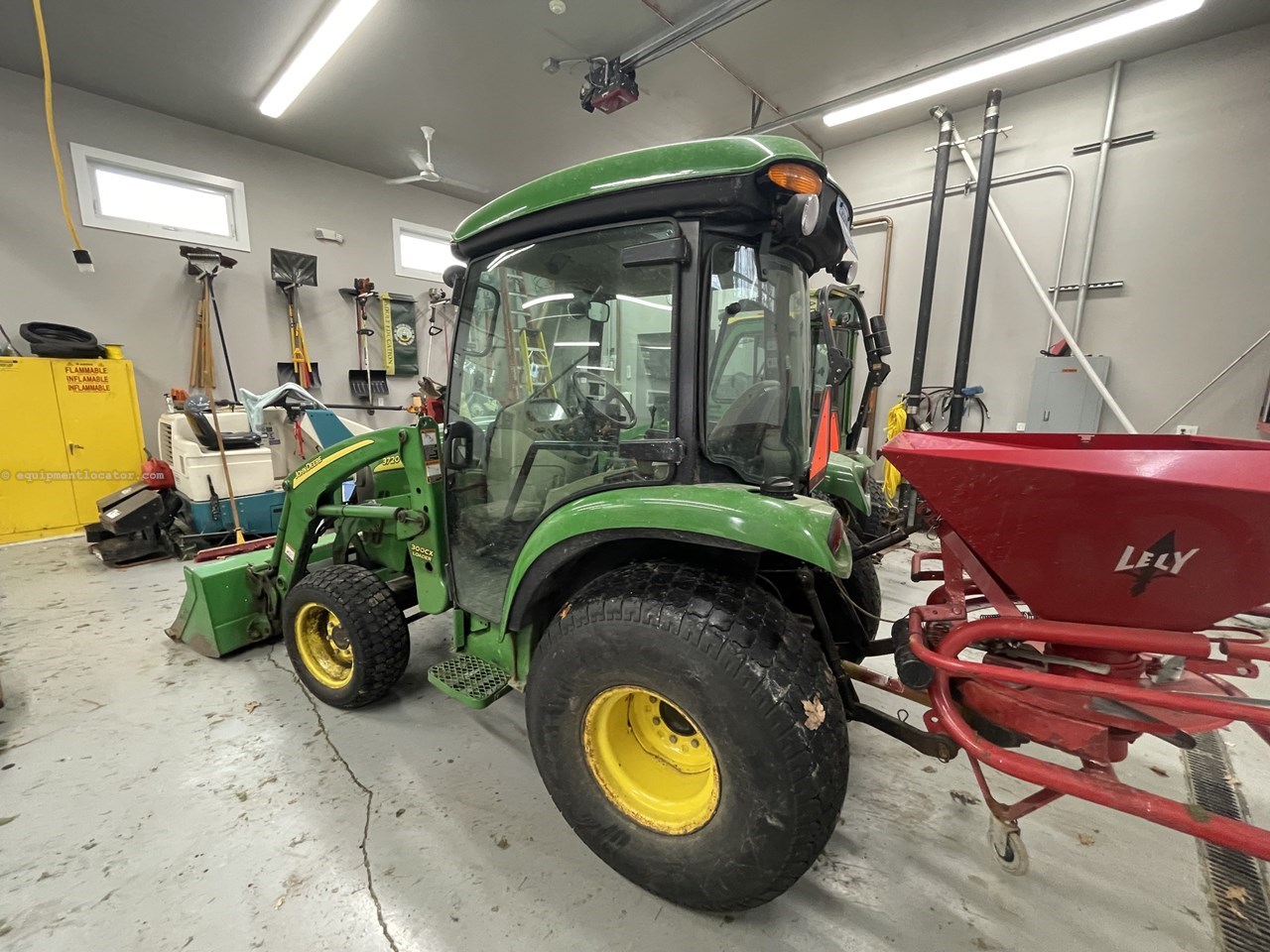 2006 John Deere 3720 Image 10