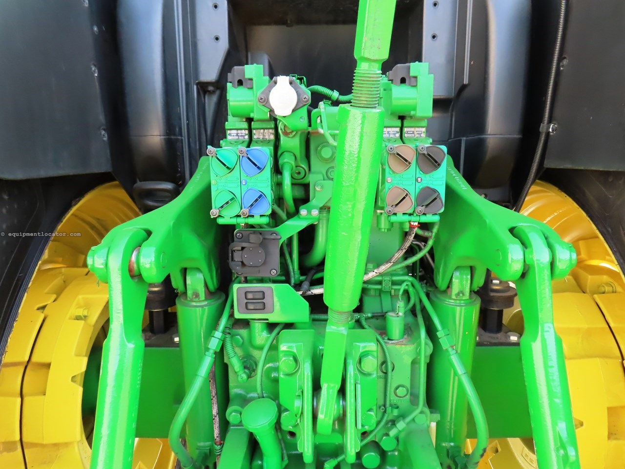 2013 John Deere 6170R Image 14