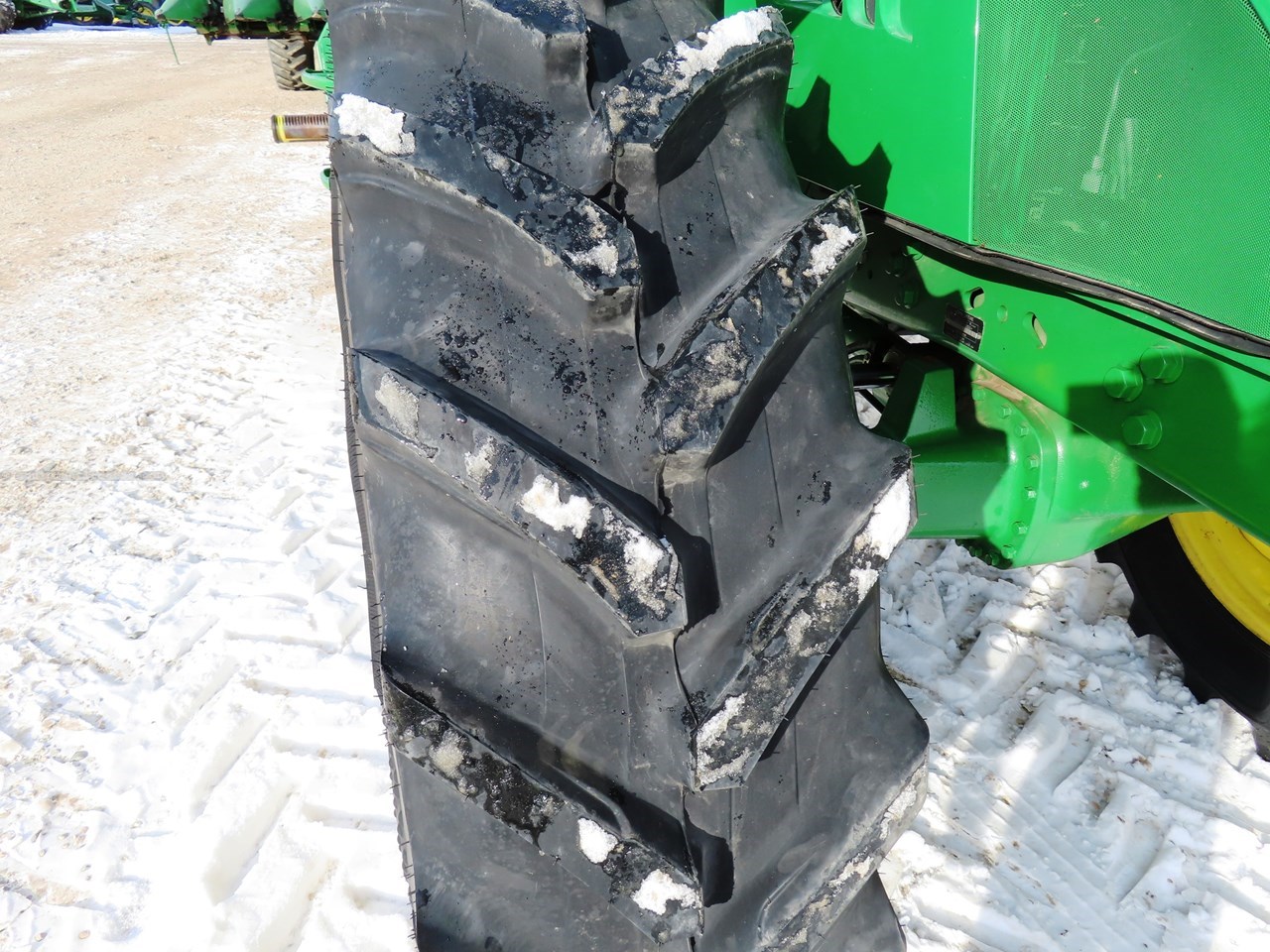 2013 John Deere 6170R Image 22