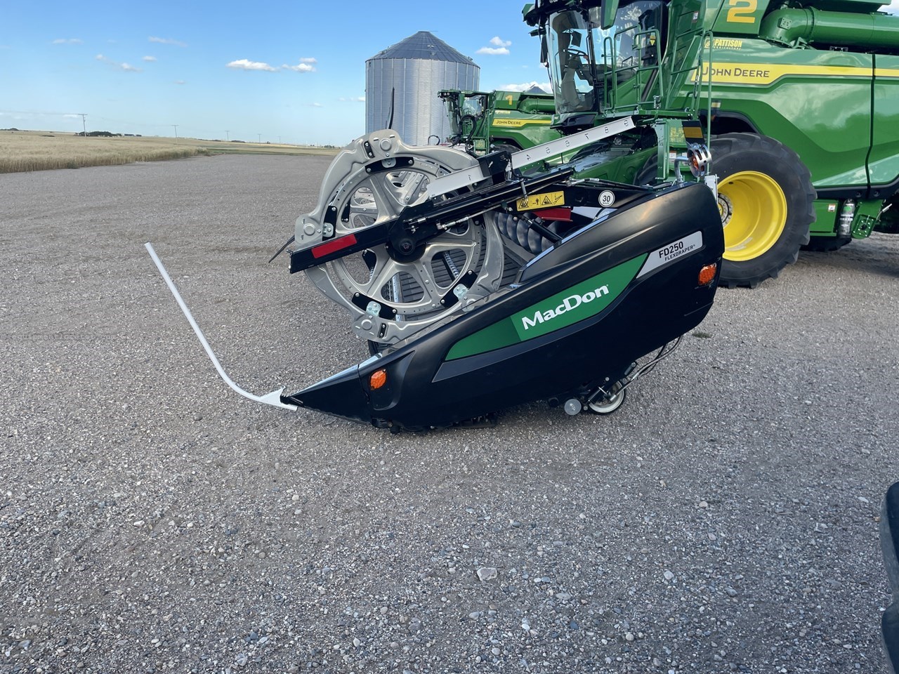 2025 MacDon FD250 Image 2