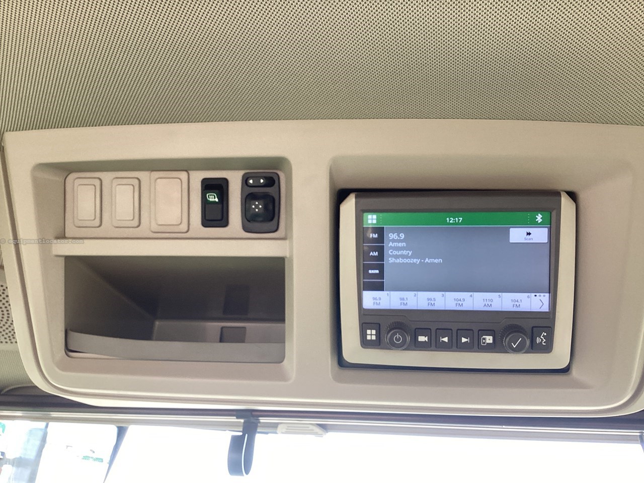 2022 John Deere 8R 340 Image 13