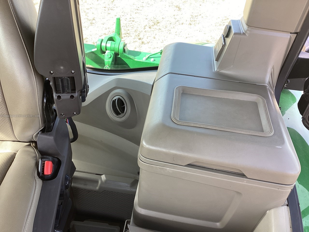 2022 John Deere 8R 340 Image 19