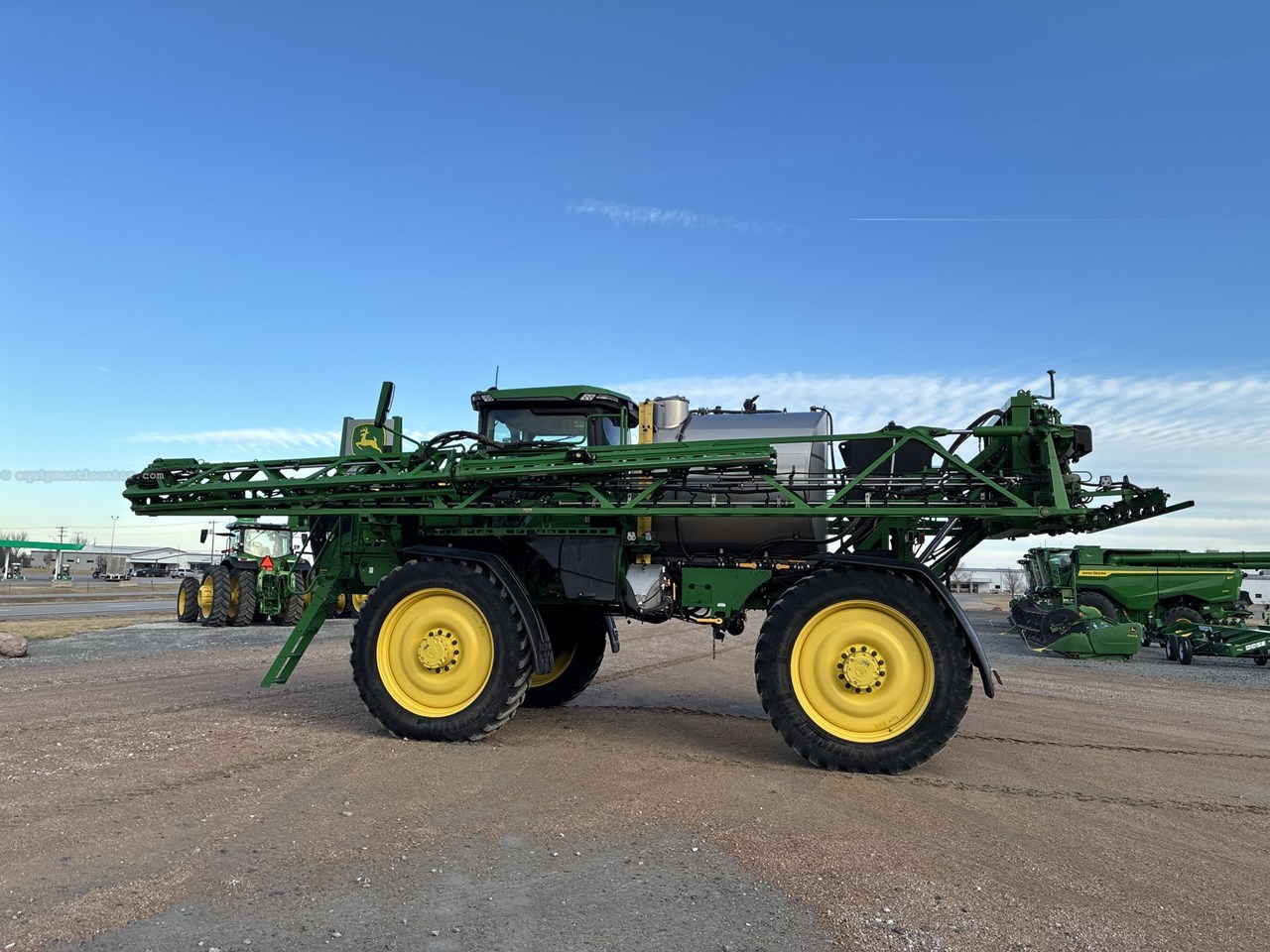2022 John Deere 616R Image 7