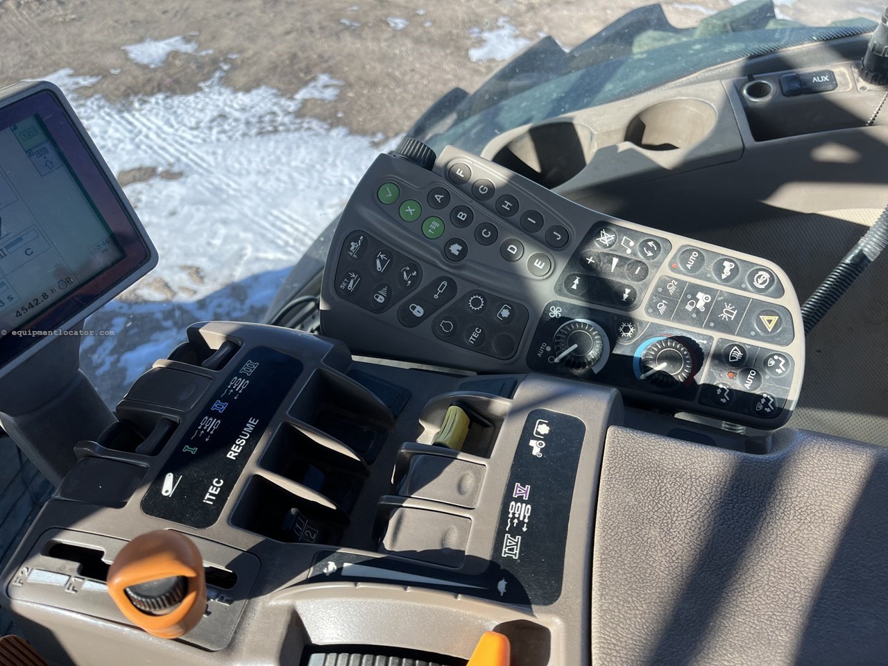 2010 John Deere 8295R Image 10