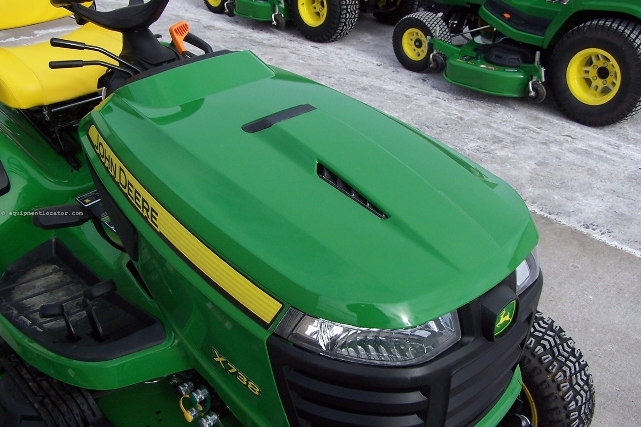 2024 John Deere X738 Image 10