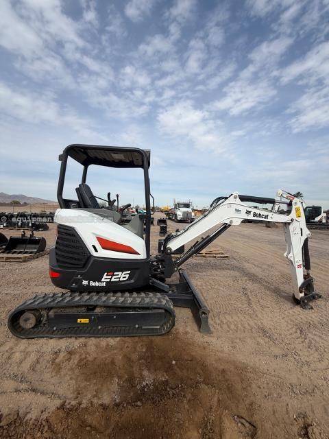 2025 Bobcat E26R Image 2