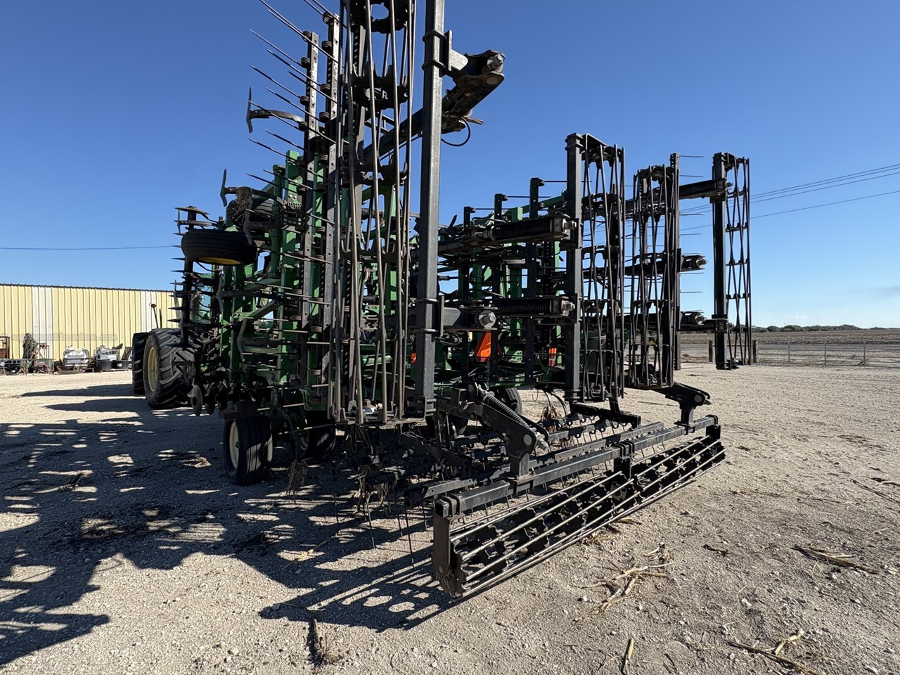 2014 John Deere 2310 Image 4