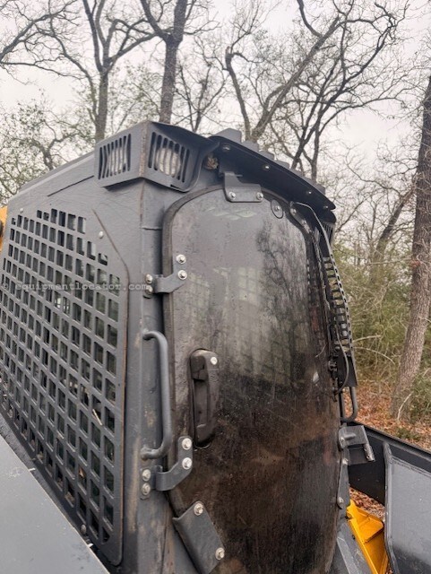 2023 John Deere 333G Image 10