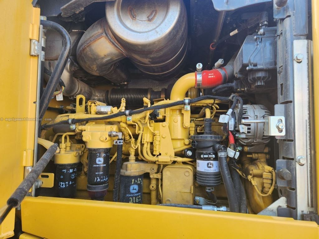 2019 John Deere 544L Image 20