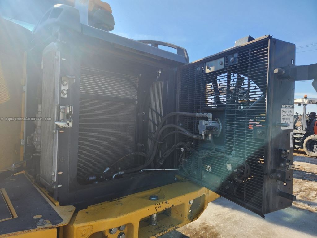 2019 John Deere 544L Image 23