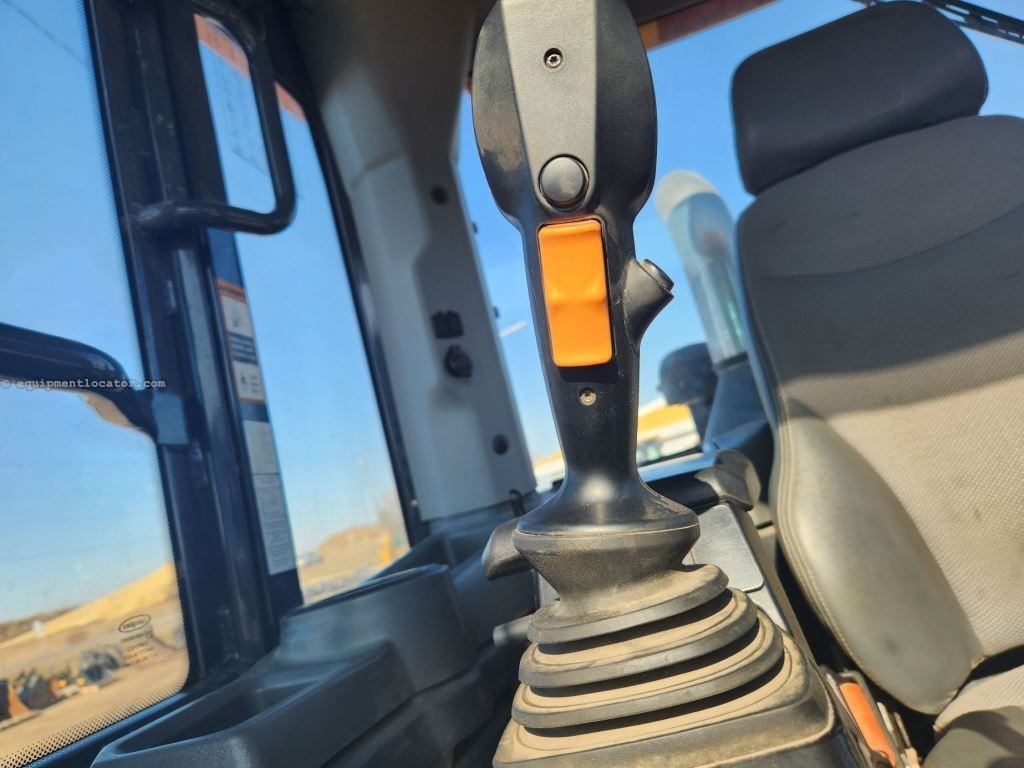 2019 John Deere 544L Image 43