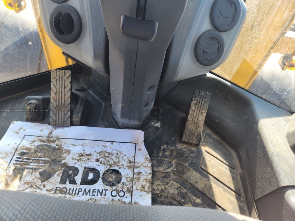 2019 John Deere 544L Image 45