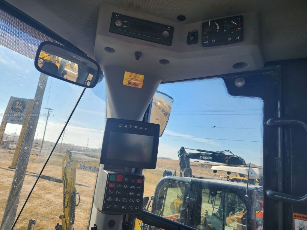 2019 John Deere 544L Image 46