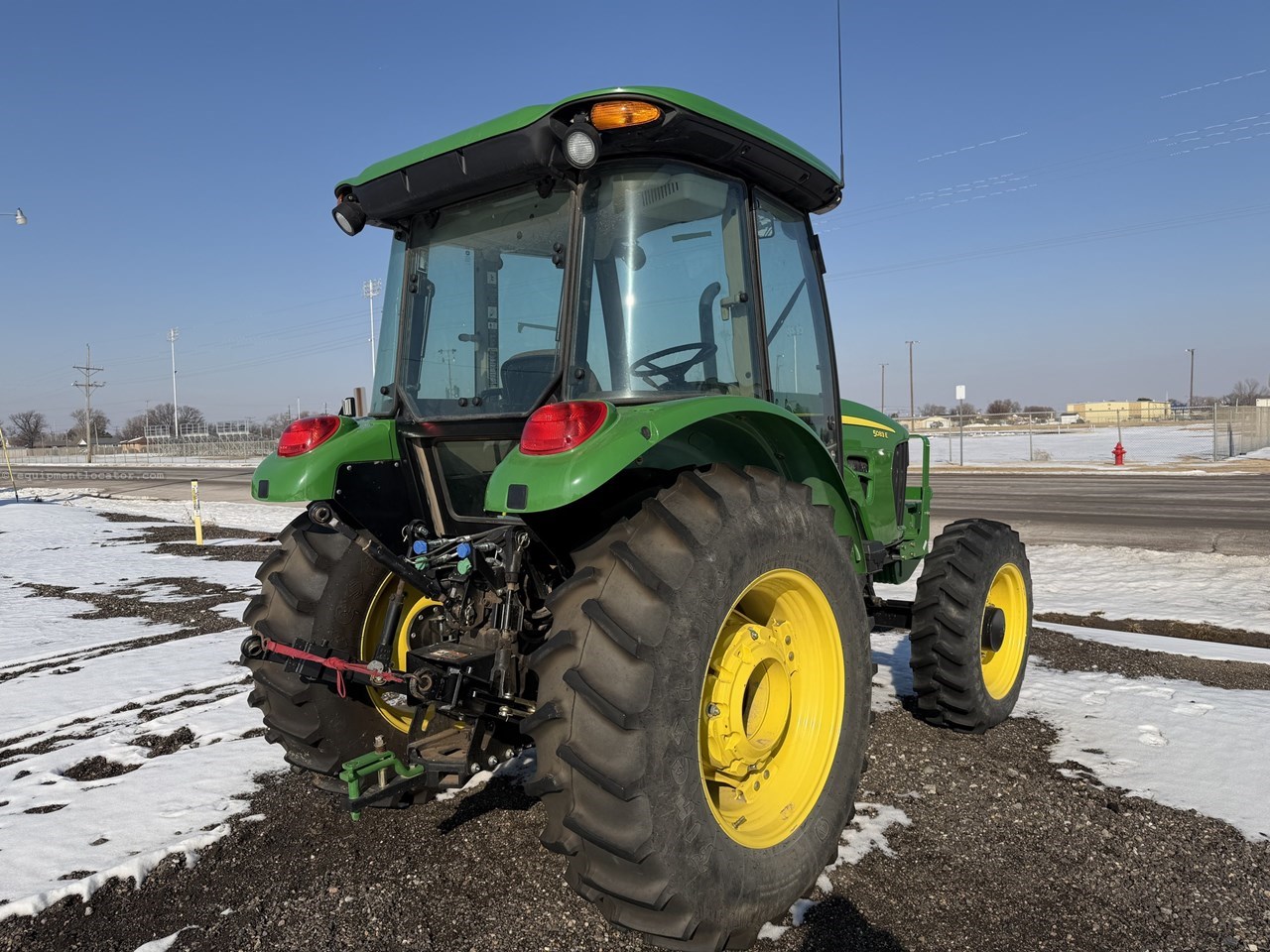2011 John Deere 5083E Image 4