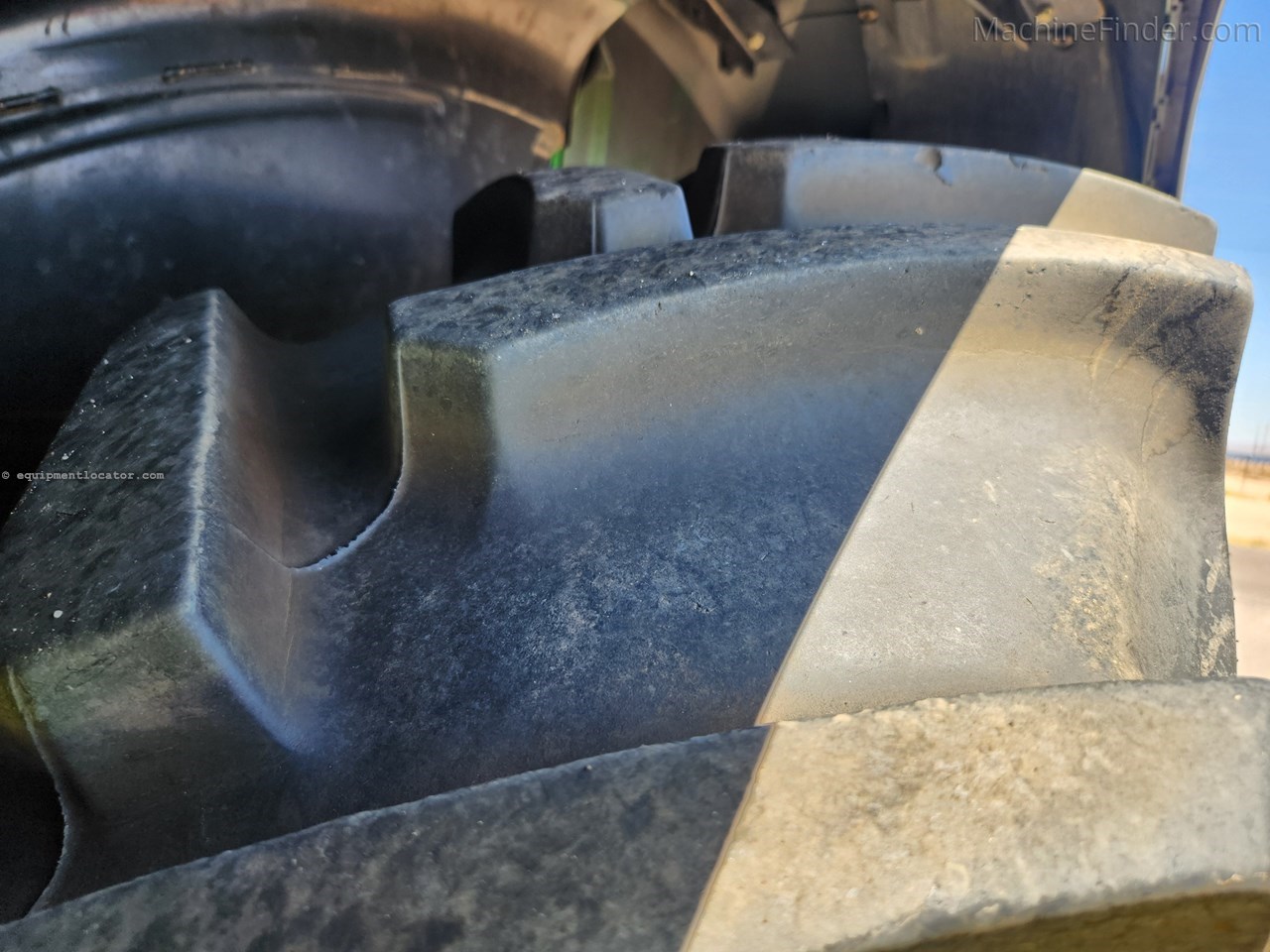 2022 John Deere 8R 250 Image 10