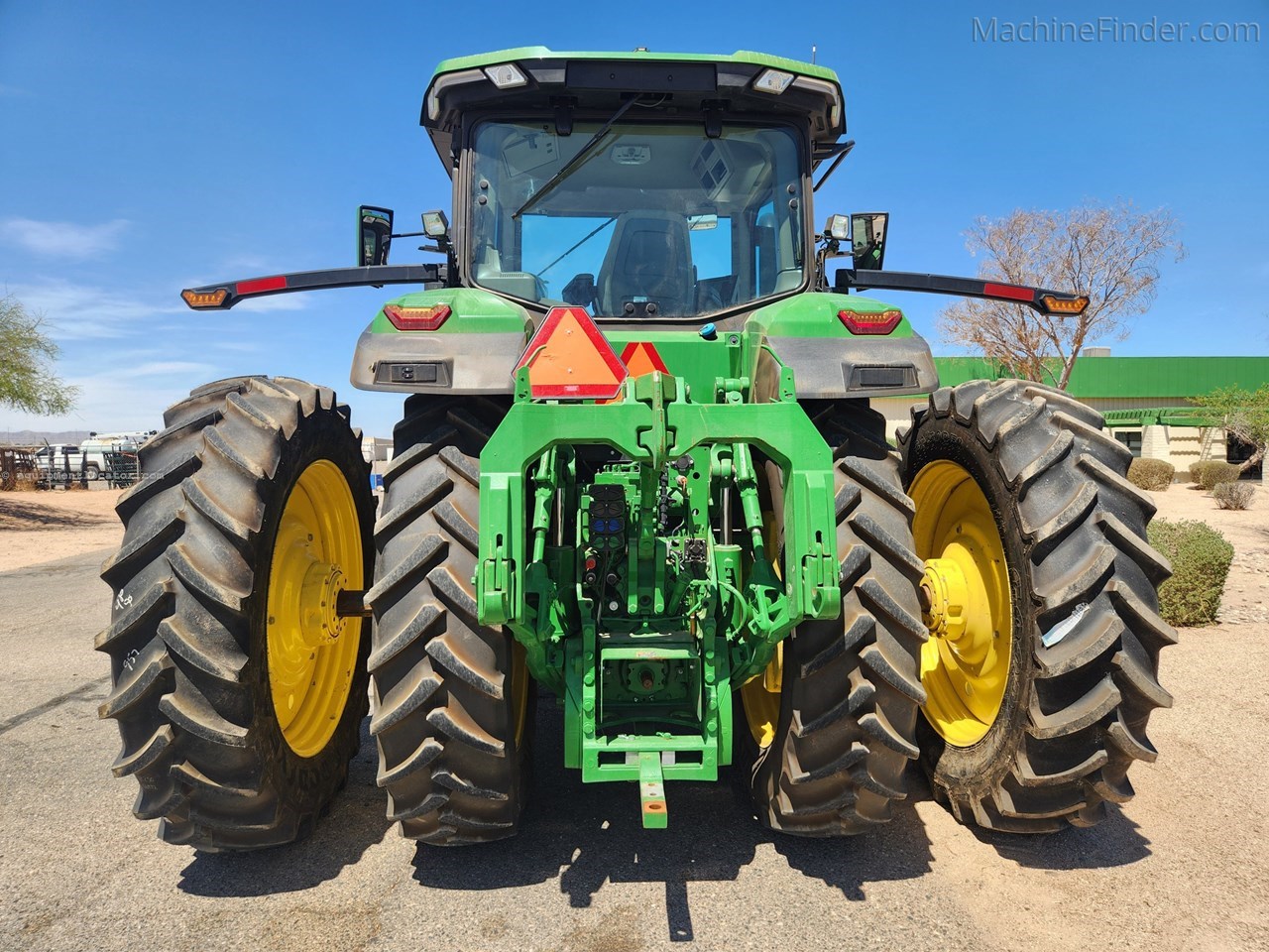 2022 John Deere 8R 250 Image 4