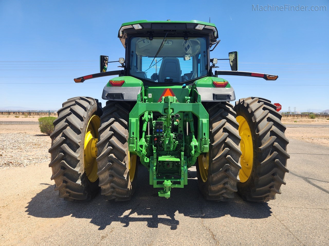 2022 John Deere 8R 250 Image 4