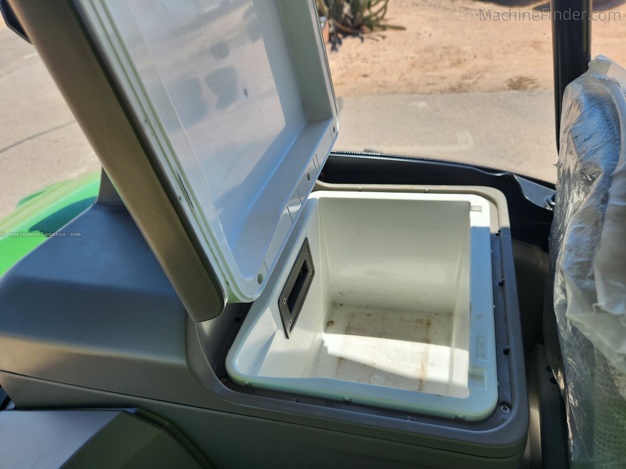 2022 John Deere 8R 250 Image 30