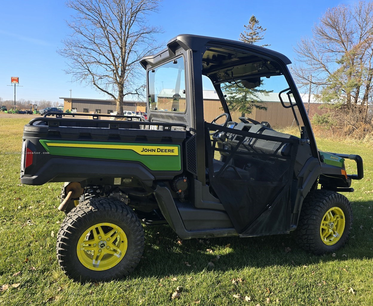 2025 John Deere XUV 845M Image 2