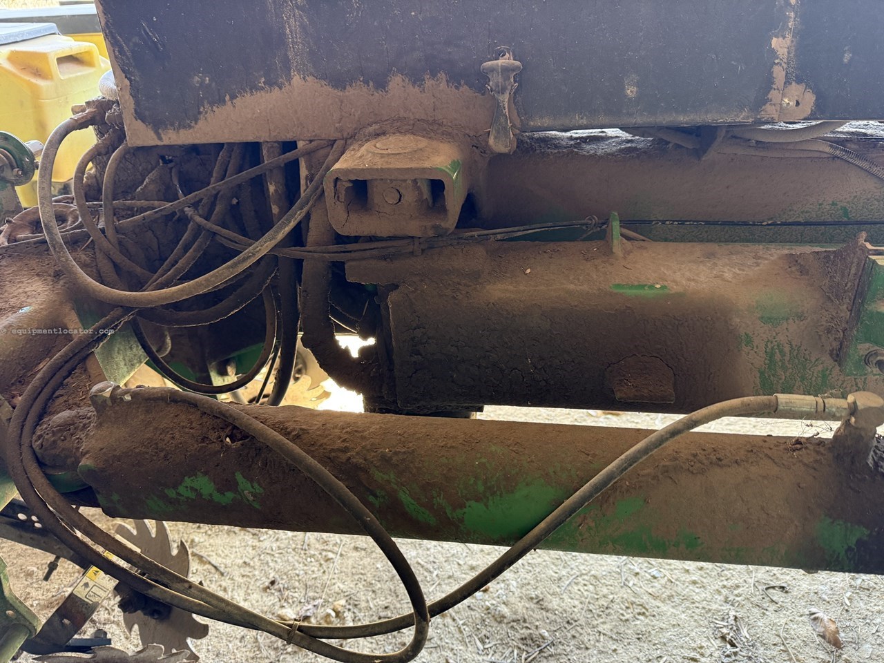 2002 John Deere 1770 Image 18